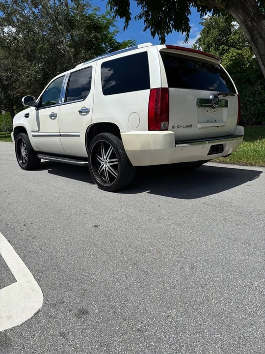 2007 Cadillac Escalade & EXT 3rd Gen - Image 8 of 13