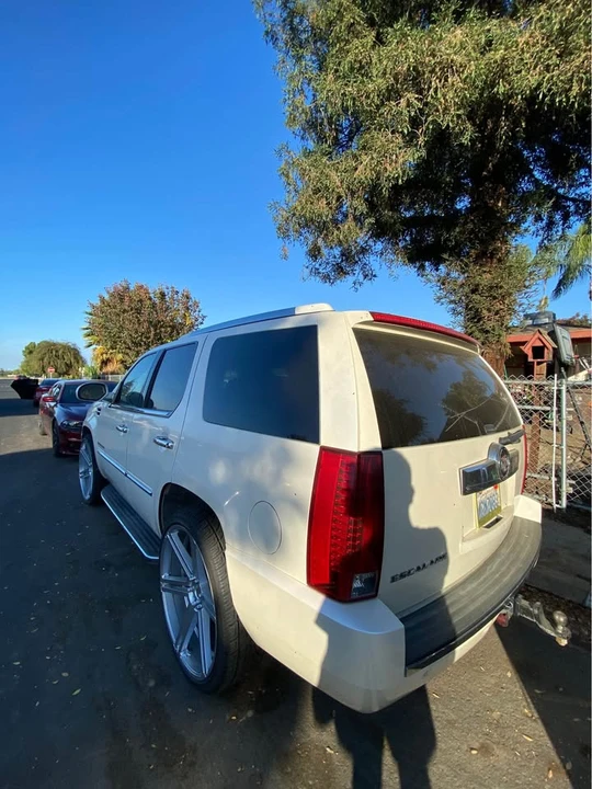2007 Cadillac Escalade & EXT 3rd Gen - Image 3 of 6