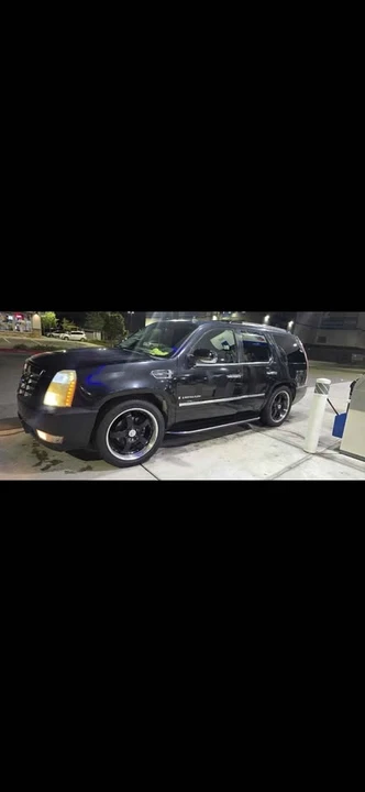 2007 Cadillac Escalade & EXT 3rd Gen - Image 2 of 5