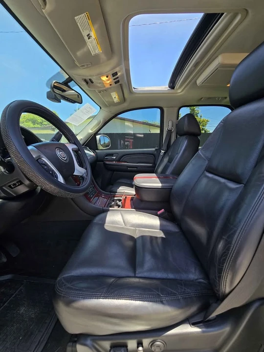 2007 Cadillac Escalade & EXT 3rd Gen - Image 18 of 19