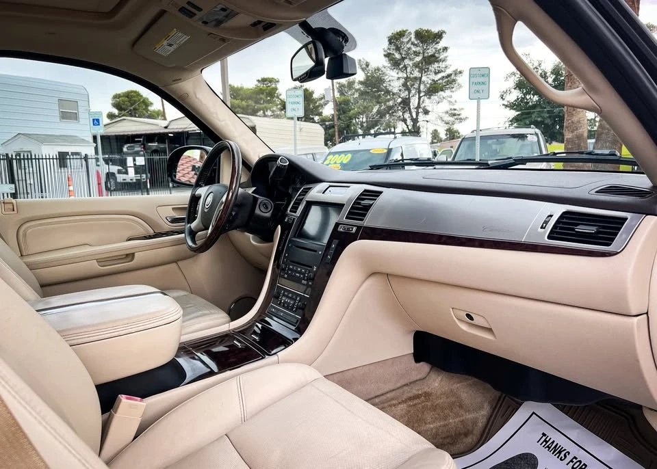 2007 Cadillac Escalade & EXT 3rd Gen - Image 8 of 20