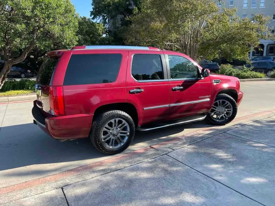 2007 Cadillac Escalade & EXT 3rd Gen - Image 2 of 20