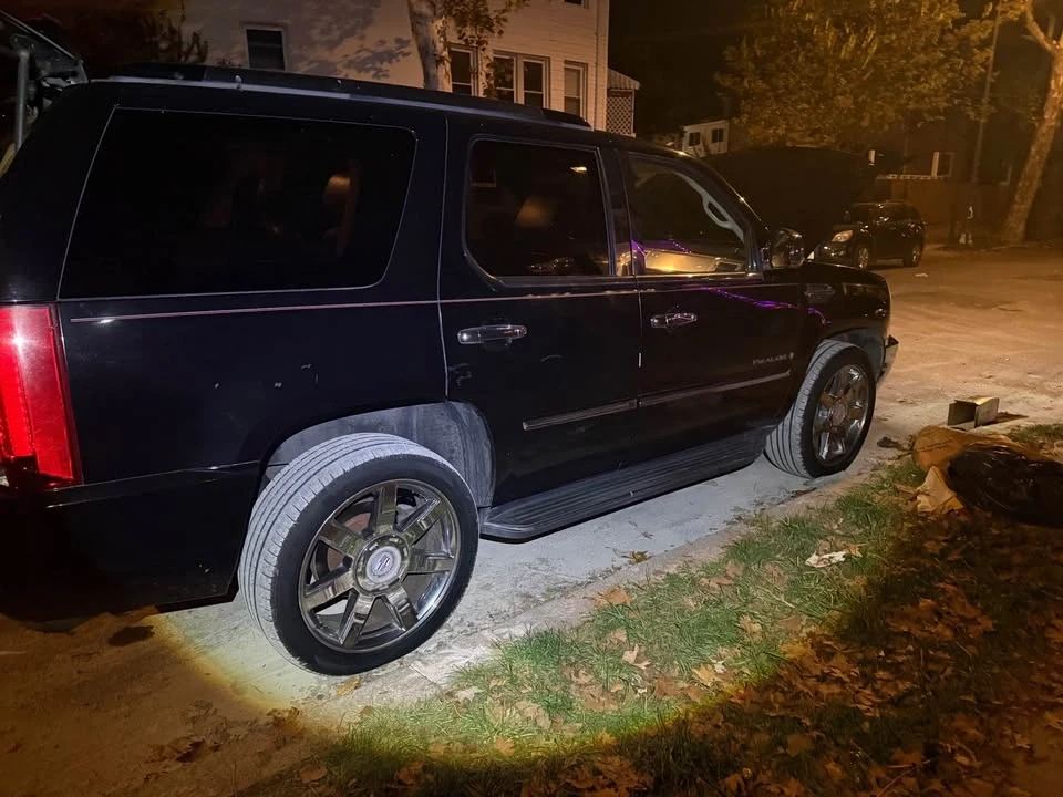 2007 Cadillac Escalade & EXT 3rd Gen - Image 6 of 10