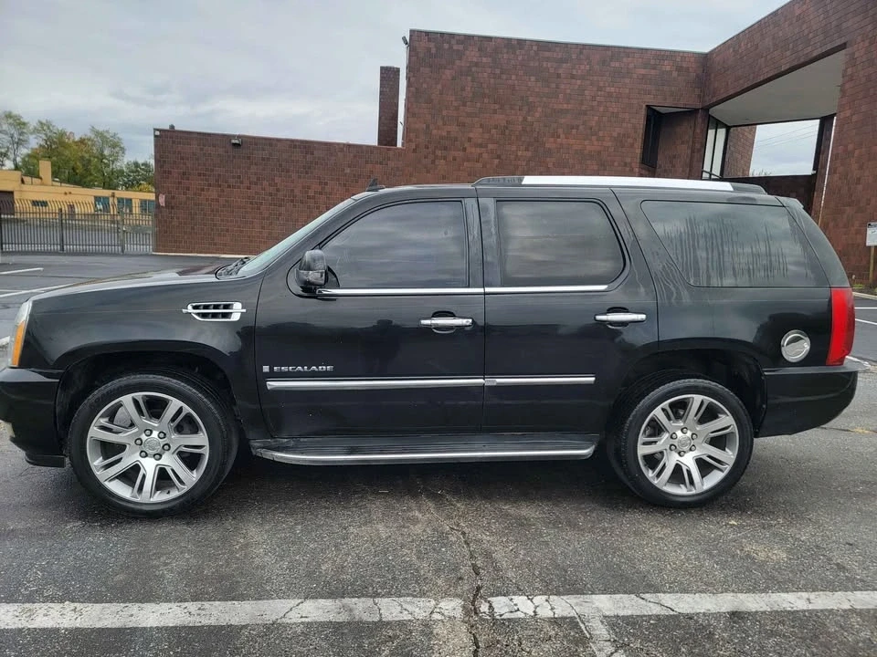 2007 Cadillac Escalade & EXT 3rd Gen - Image 2 of 13