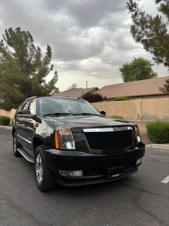 2007 Cadillac Escalade & EXT 3rd Gen - Image 2 of 10