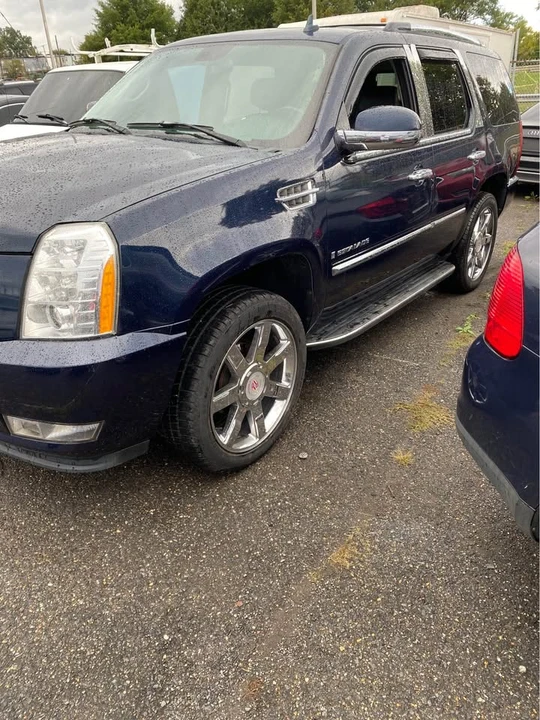 2007 Cadillac Escalade & EXT 3rd Gen - Image 3 of 13