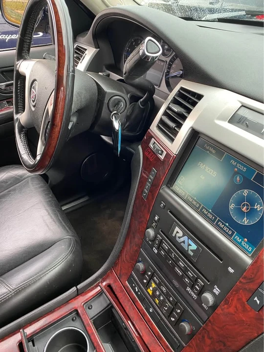 2007 Cadillac Escalade & EXT 3rd Gen - Image 11 of 13