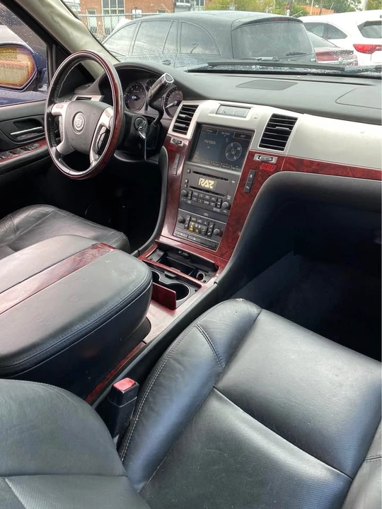 2007 Cadillac Escalade & EXT 3rd Gen - Image 8 of 13