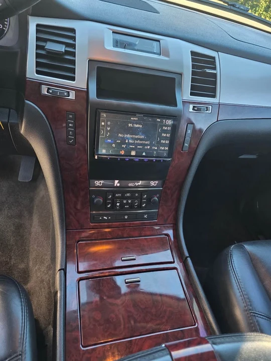 2007 Cadillac Escalade & EXT 3rd Gen - Image 4 of 9