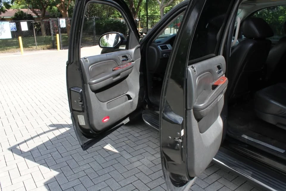 2007 Cadillac Escalade & EXT 3rd Gen - Image 10 of 14