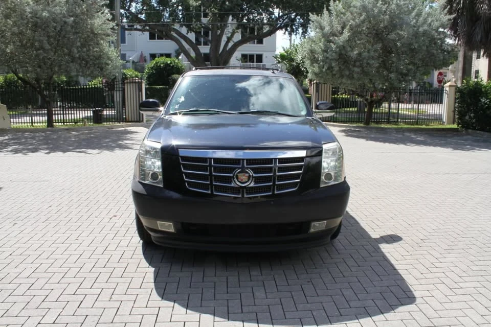 2007 Cadillac Escalade & EXT 3rd Gen - Image 2 of 14