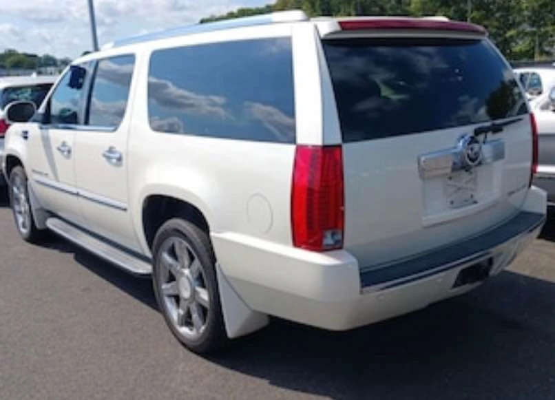 2007 Cadillac Escalade & EXT 3rd Gen - Image 2 of 9