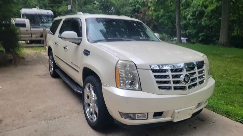 2007 Cadillac Escalade & EXT 3rd Gen - Image 3 of 20