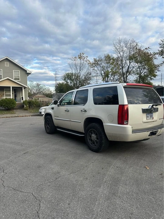 2007 Cadillac Escalade & EXT 3rd Gen - Image 10 of 19
