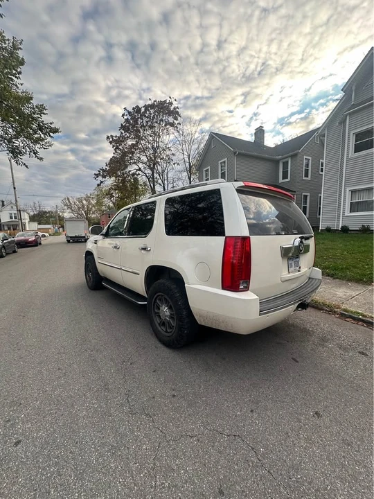 2007 Cadillac Escalade & EXT 3rd Gen - Image 4 of 19