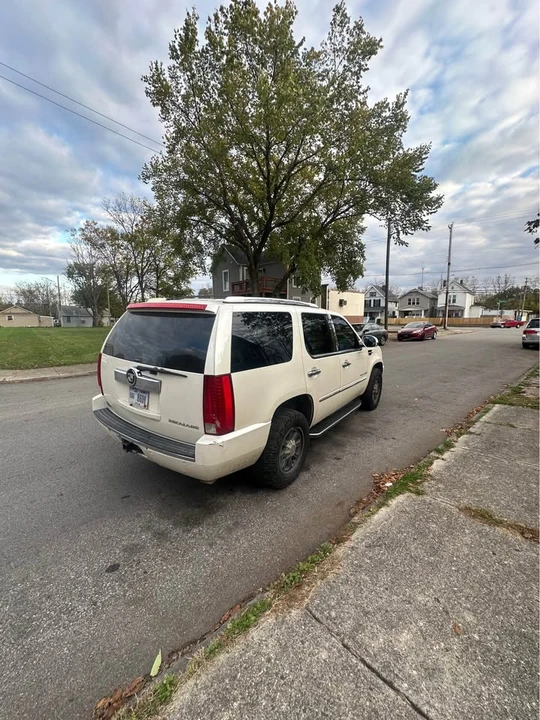 2007 Cadillac Escalade & EXT 3rd Gen - Image 7 of 19