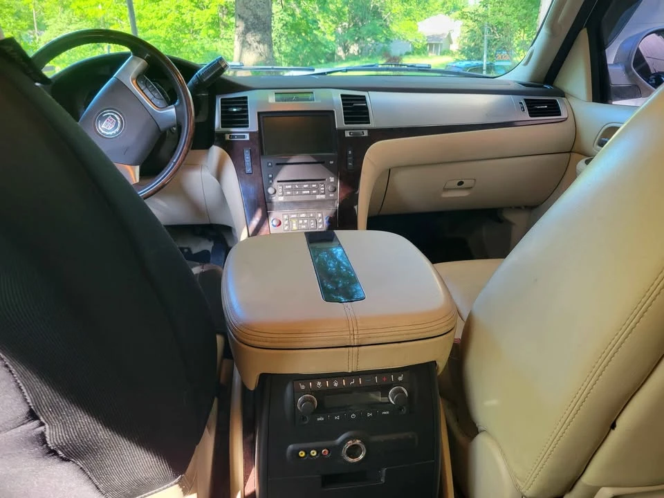 2007 Cadillac Escalade & EXT 3rd Gen - Image 8 of 18