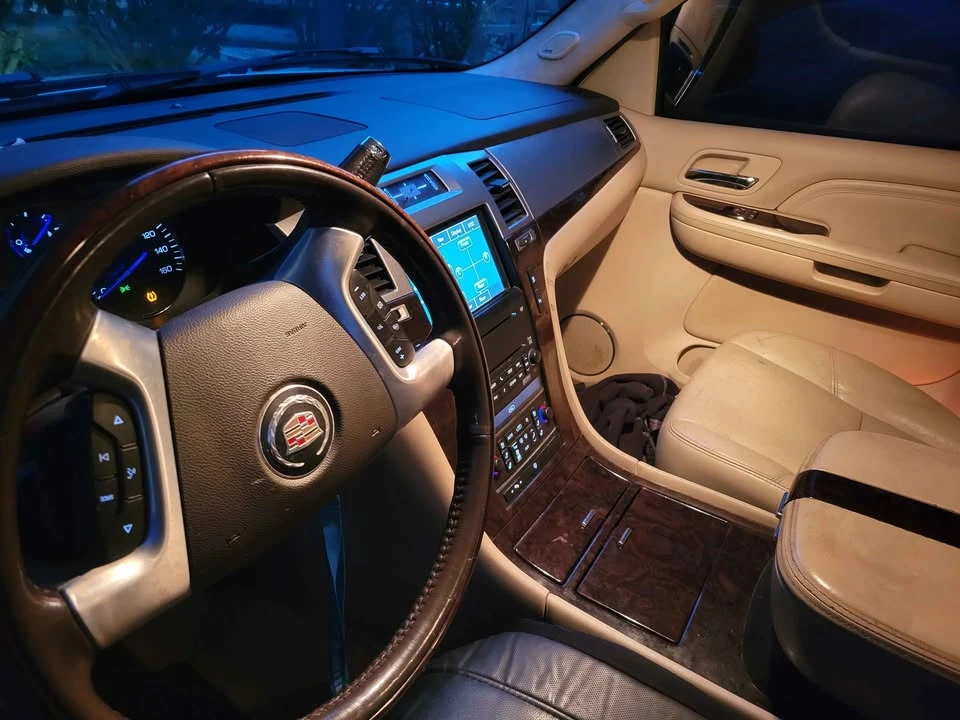 2007 Cadillac Escalade & EXT 3rd Gen - Image 10 of 18