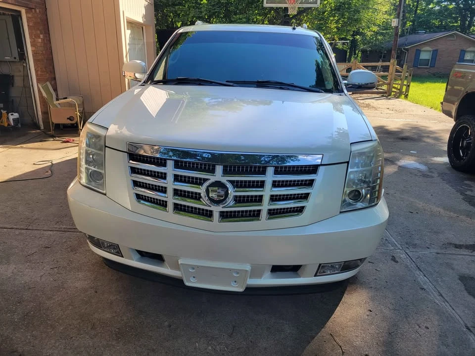 2007 Cadillac Escalade & EXT 3rd Gen - Image 2 of 18