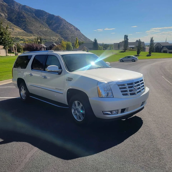 2007 Cadillac Escalade & EXT 3rd Gen - Image 2 of 17
