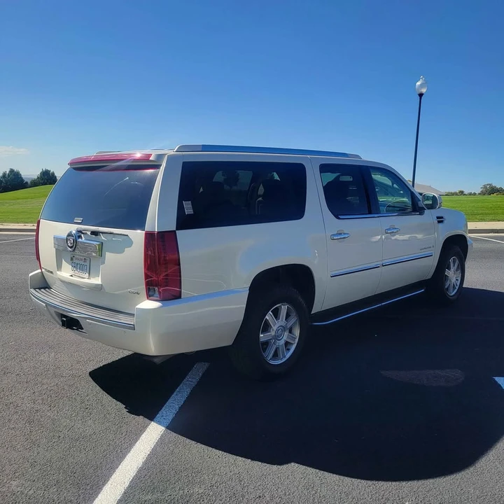 2007 Cadillac Escalade & EXT 3rd Gen - Image 3 of 17