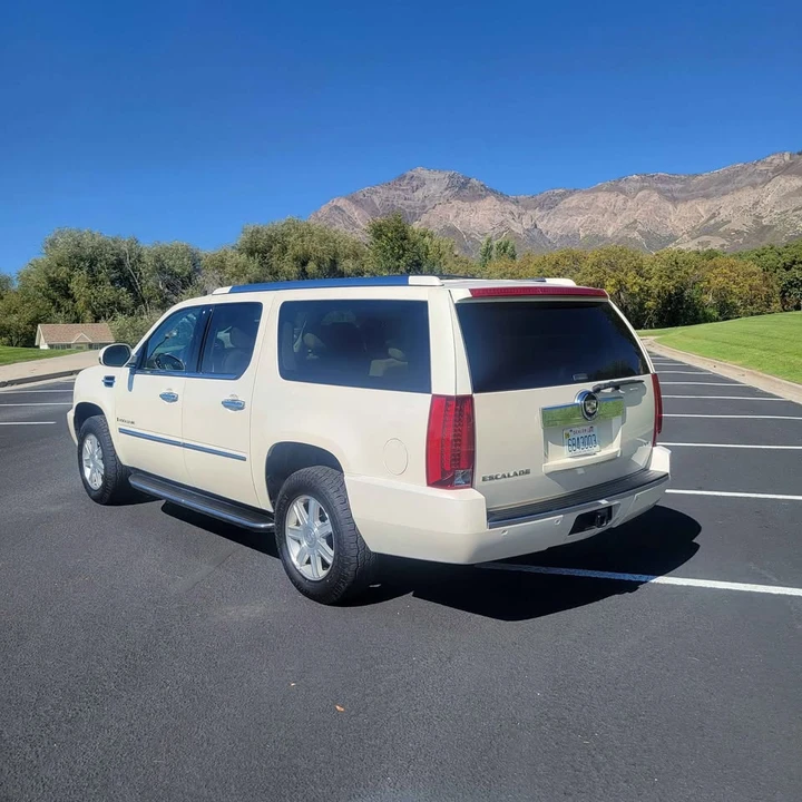 2007 Cadillac Escalade & EXT 3rd Gen - Image 4 of 17