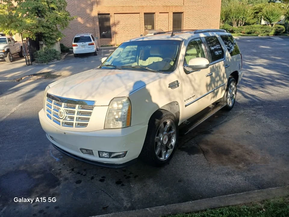 2007 Cadillac Escalade & EXT 3rd Gen - Image 3 of 8