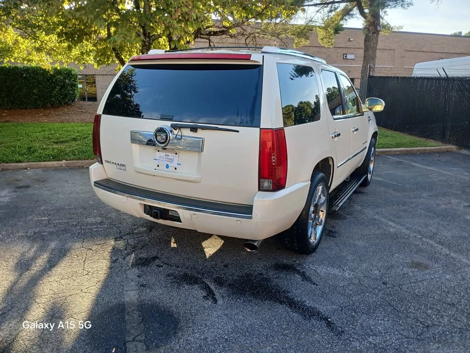 2007 Cadillac Escalade & EXT 3rd Gen - Image 2 of 8