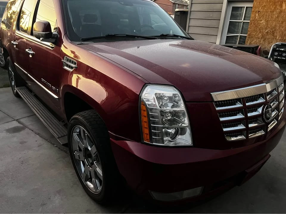 2007 Cadillac Escalade & EXT 3rd Gen - Image 2 of 10