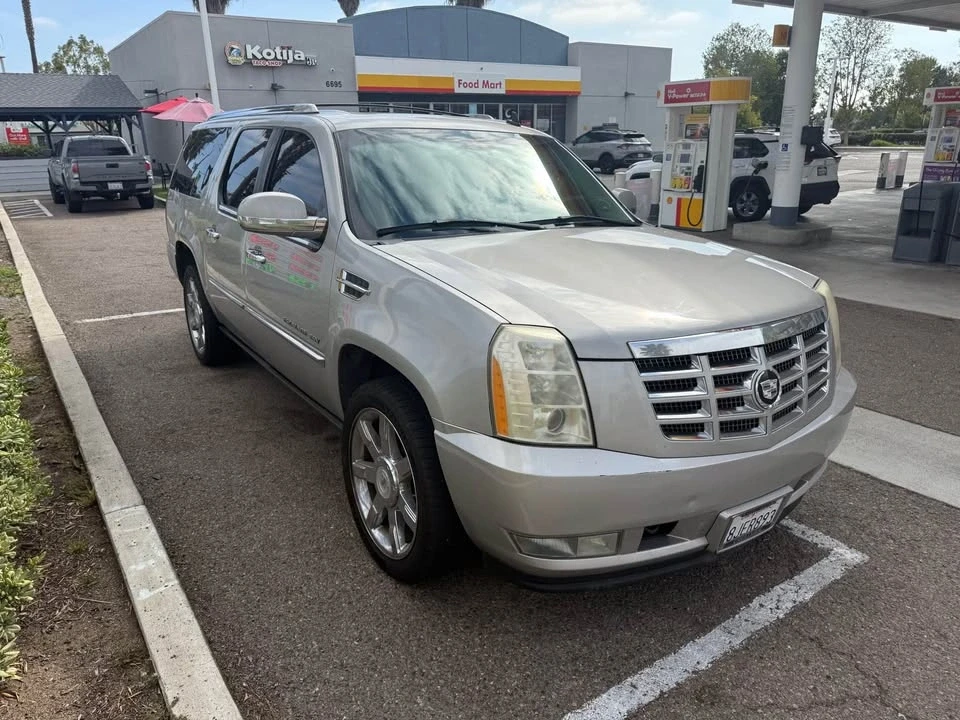 2007 Cadillac Escalade & EXT 3rd Gen - Image 2 of 12