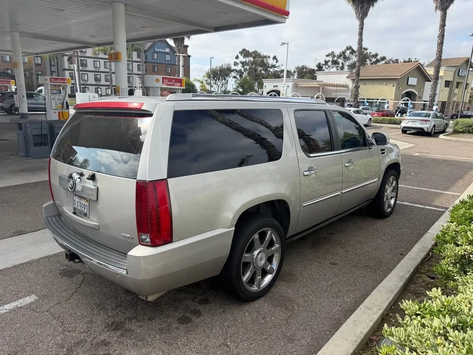 2007 Cadillac Escalade & EXT 3rd Gen - Image 4 of 12