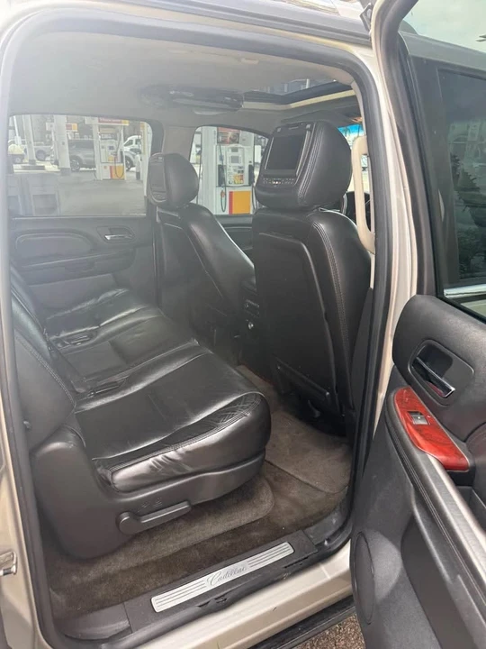 2007 Cadillac Escalade & EXT 3rd Gen - Image 12 of 12