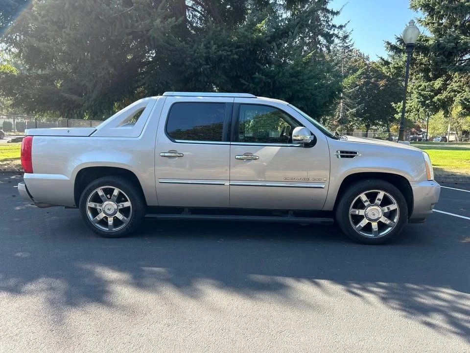2007 Cadillac Escalade & EXT 3rd Gen - Image 2 of 9