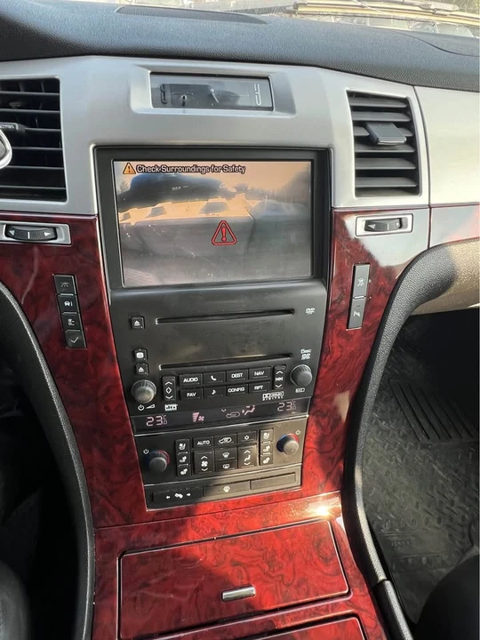 2007 Cadillac Escalade & EXT 3rd Gen - Image 15 of 15
