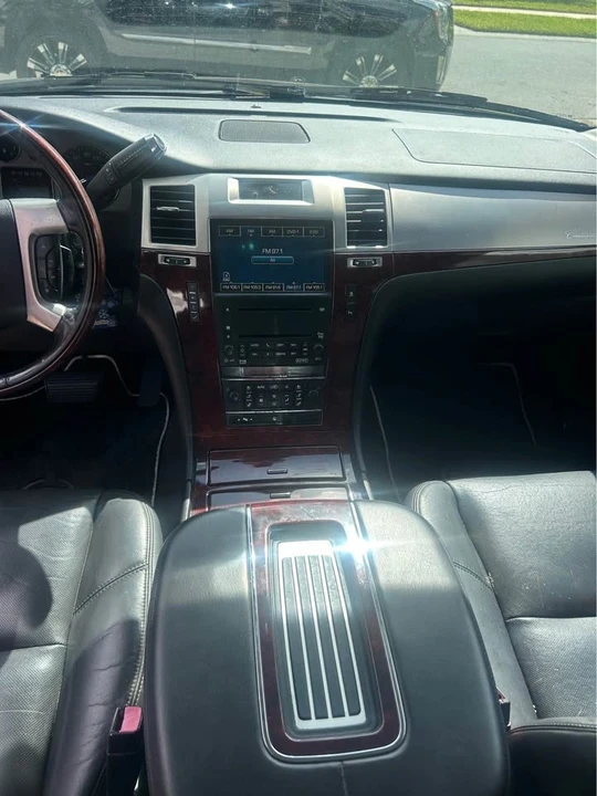 2007 Cadillac Escalade & EXT 3rd Gen - Image 14 of 19