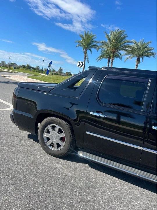 2007 Cadillac Escalade & EXT 3rd Gen - Image 8 of 19