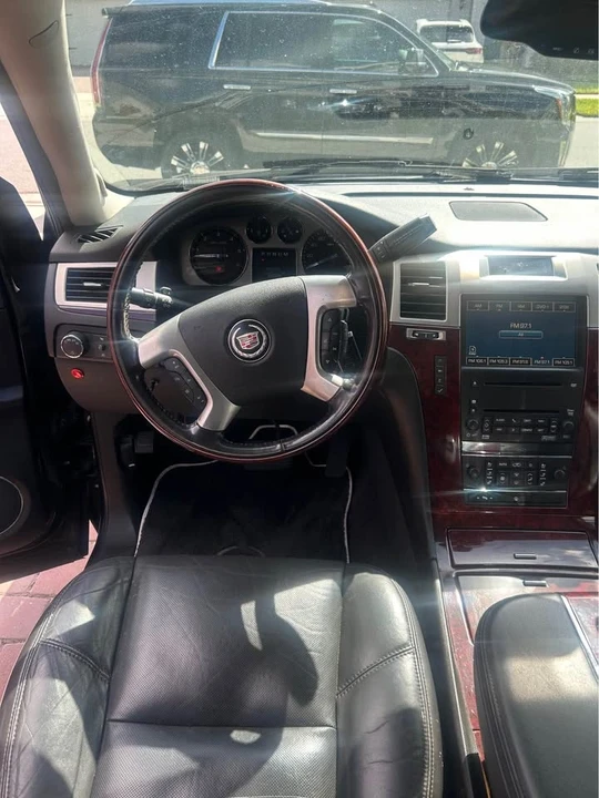 2007 Cadillac Escalade & EXT 3rd Gen - Image 12 of 19