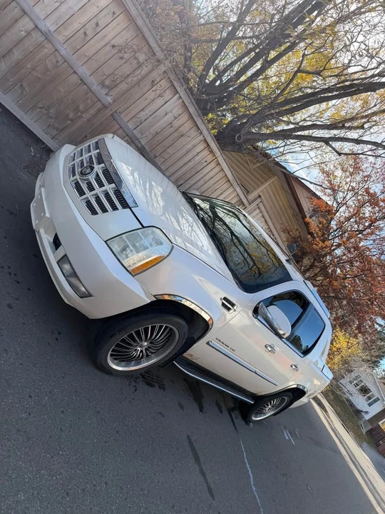 2007 Cadillac Escalade & EXT 3rd Gen - Image 2 of 9