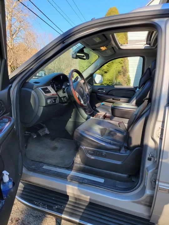2007 Cadillac Escalade & EXT 3rd Gen - Image 4 of 10