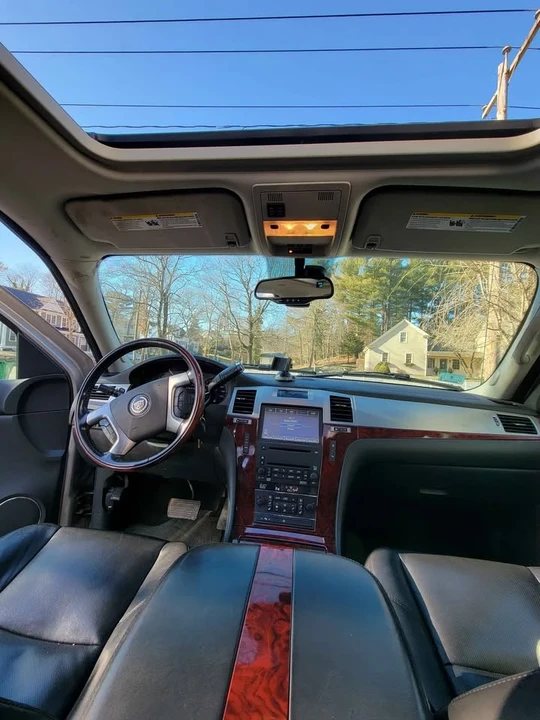 2007 Cadillac Escalade & EXT 3rd Gen - Image 3 of 10