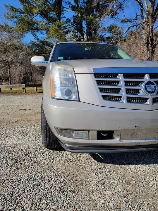 2007 Cadillac Escalade & EXT 3rd Gen - Image 2 of 10