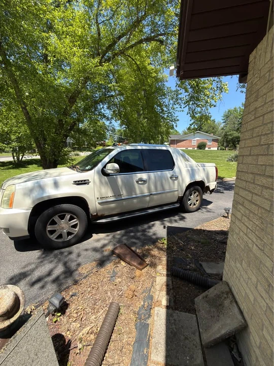 2007 Cadillac Escalade & EXT 3rd Gen - Image 2 of 6