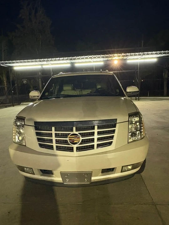 2007 Cadillac Escalade & EXT 3rd Gen - Image 4 of 9