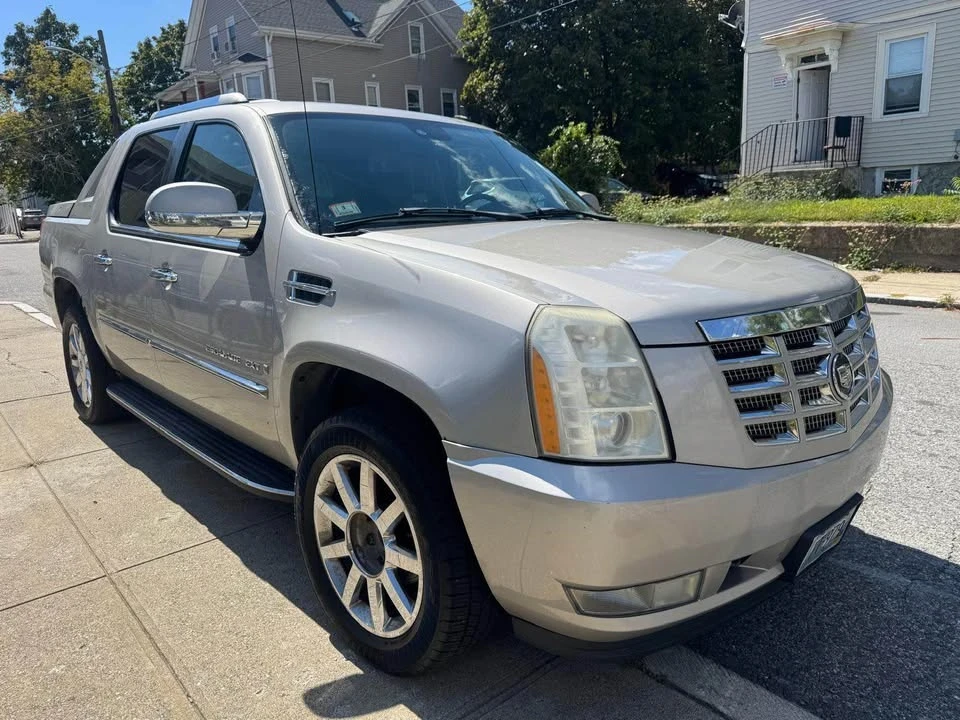 2007 Cadillac Escalade & EXT 3rd Gen - Image 2 of 15