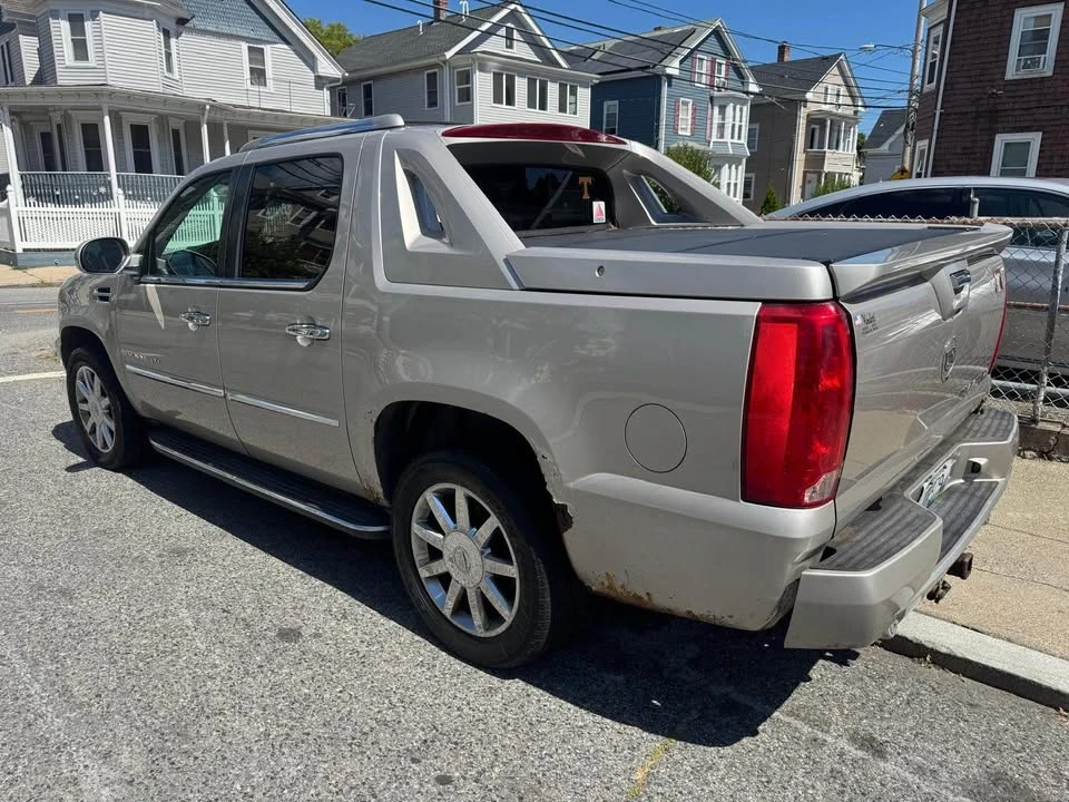 2007 Cadillac Escalade & EXT 3rd Gen - Image 3 of 15