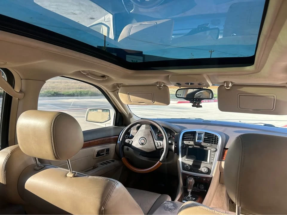 2007 Cadillac SRX - Image 10 of 16