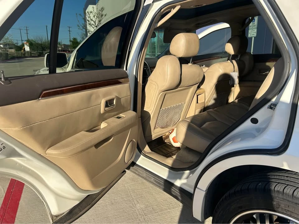 2007 Cadillac SRX - Image 15 of 16