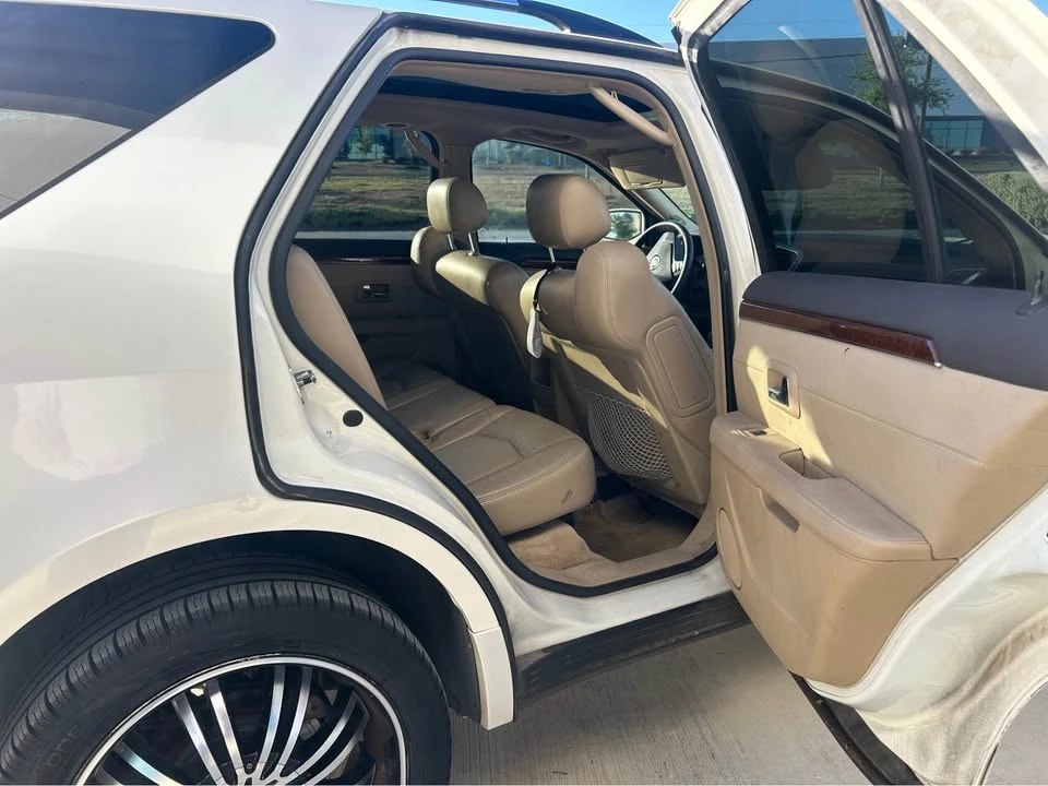 2007 Cadillac SRX - Image 12 of 16