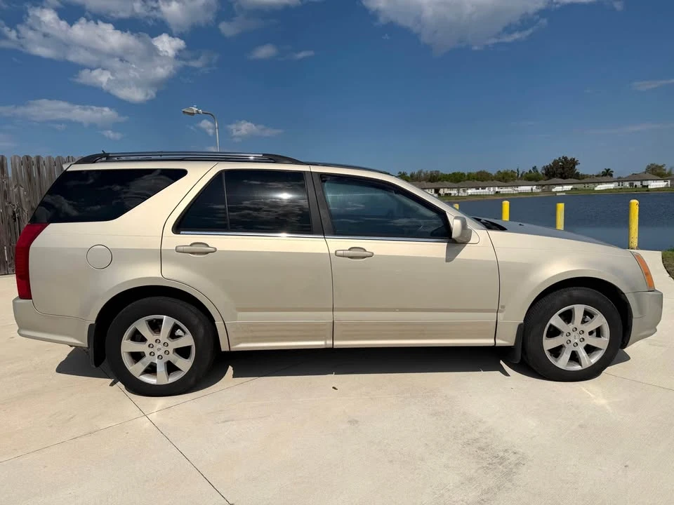 2007 Cadillac SRX - Image 2 of 13