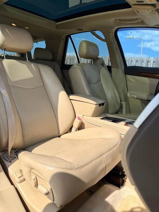 2007 Cadillac SRX - Image 7 of 13
